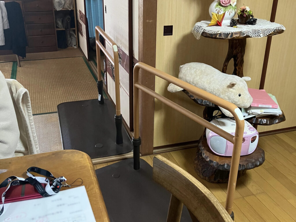 転倒防止のため手すりを追加